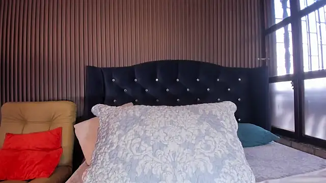 Snapshot of JuliaDawson_ chatting on February 11, 2026, 10:20 pm JuliaDawson online show from February 11, 2026, 10:20 pm