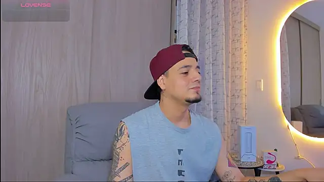 alejandro calderon1 online show from November 25, 2025, 4:24 am