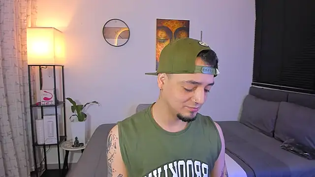 Snapshot of alejandro_calderon1 chatting on May 29, 2026, 4:40 am alejandro calderon1 online show from May 29, 2026, 4:40 am