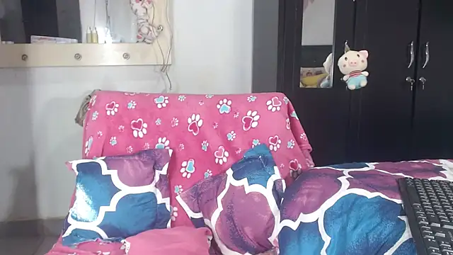 aleera starxx982 online show from October 28, 2025, 1:17 am