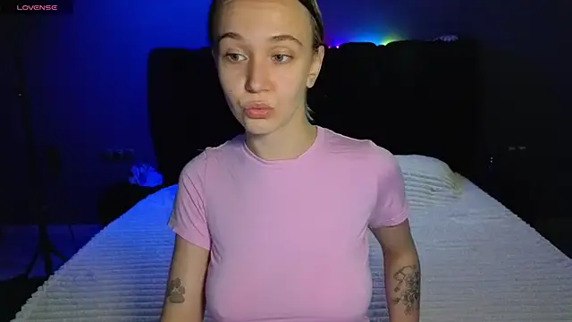 SexyCocobutt online show from April 18, 2026, 1:13 pm