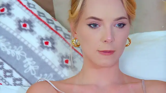 Snapshot of GentleRossi chatting on December 22, 2025, 3:12 pm GentleRossi online show from December 22, 2025, 3:12 pm