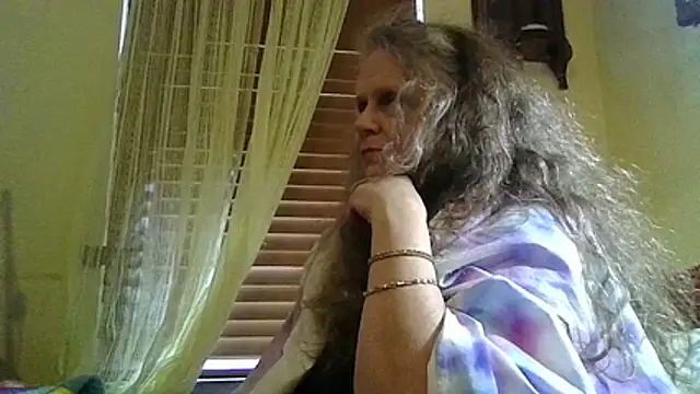 Snapshot of DestineeLoverGirl chatting on June 18, 2026, 2:00 pm DestineeLoverGirl online show from June 18, 2026, 2:00 pm