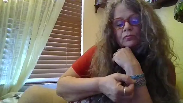 Snapshot of DestineeLoverGirl chatting on April 1, 2026, 4:59 pm DestineeLoverGirl online show from April 1, 2026, 4:59 pm