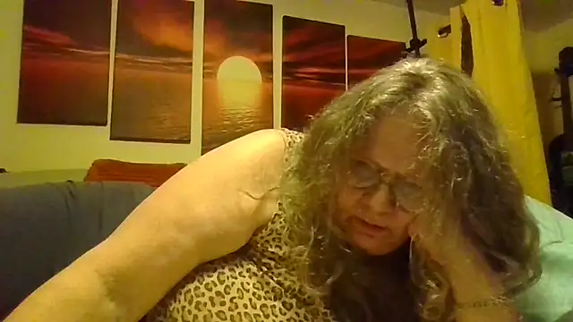 Snapshot of DestineeLoverGirl chatting on June 17, 2026, 1:21 pm DestineeLoverGirl online show from June 17, 2026, 1:21 pm