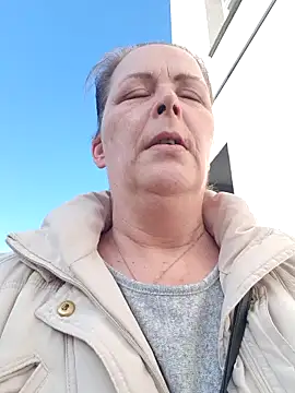 Snapshot of saharaheiss chatting on February 16, 2025, 12:21 pm saharaheiss online show from February 16, 2025, 12:21 pm