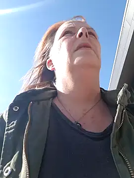 Snapshot of saharaheiss chatting on March 21, 2025, 11:44 am saharaheiss online show from March 21, 2025, 11:44 am