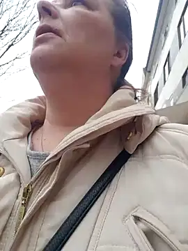 Snapshot of saharaheiss chatting on February 15, 2025, 8:33 am saharaheiss online show from February 15, 2025, 8:33 am