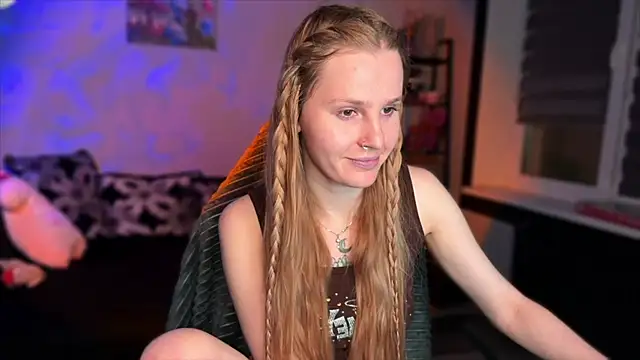 Chanel Gill online show from December 4, 2025, 7:24 pm