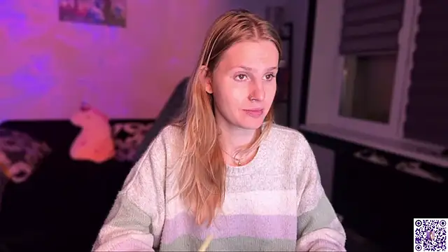 Chanel Gill online show from November 16, 2025, 7:18 pm