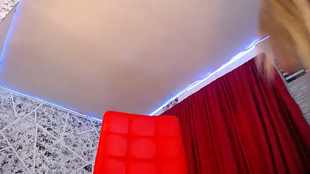 hornytsblonde online show from October 13, 2025, 3:46 pm