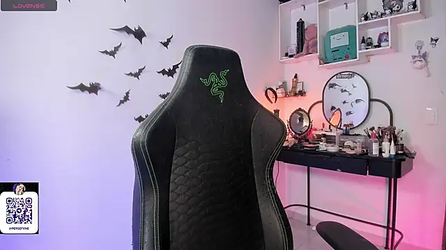 Snapshot of damnliciousss chatting on January 14, 2026, 11:19 pm damnliciousss online show from January 14, 2026, 11:19 pm