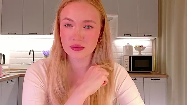 Snapshot of Veronika_Mitchel chatting on March 31, 2026, 4:20 pm Veronika Mitchel online show from March 31, 2026, 4:20 pm