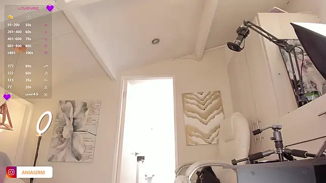 catalinasaiz online show from December 20, 2025, 2:09 pm