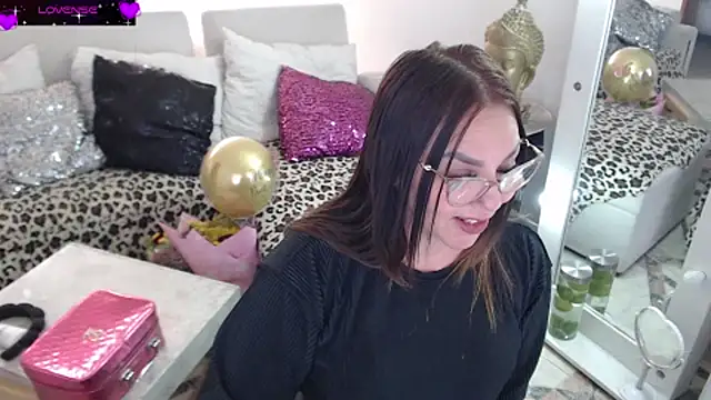 Snapshot of Myrnasexxx chatting on July 11, 2026, 11:54 am Myrnasexxx online show from July 11, 2026, 11:54 am