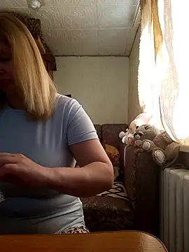 Snapshot of BustyBlond chatting on April 22, 2026, 4:30 am BustyBlond online show from April 22, 2026, 4:30 am