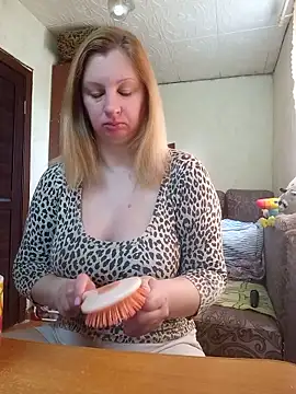 Snapshot of BustyBlond chatting on May 27, 2026, 4:31 am BustyBlond online show from May 27, 2026, 4:31 am