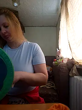 Snapshot of BustyBlond chatting on April 28, 2026, 4:39 am BustyBlond online show from April 28, 2026, 4:39 am
