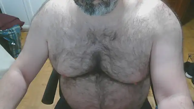 Snapshot of mikeyhotbear chatting on December 19, 2025, 7:44 am mikeyhotbear online show from December 19, 2025, 7:44 am