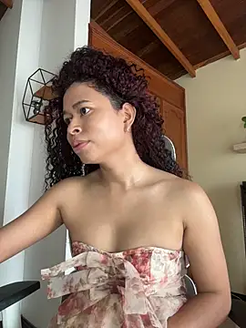 Snapshot of GabriSaenz chatting on July 8, 2026, 1:34 pm GabriSaenz online show from July 8, 2026, 1:34 pm
