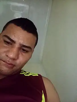 Snapshot of EISONREINA11 chatting on October 20, 2025, 3:01 pm EISONREINA11 online show from October 20, 2025, 3:01 pm