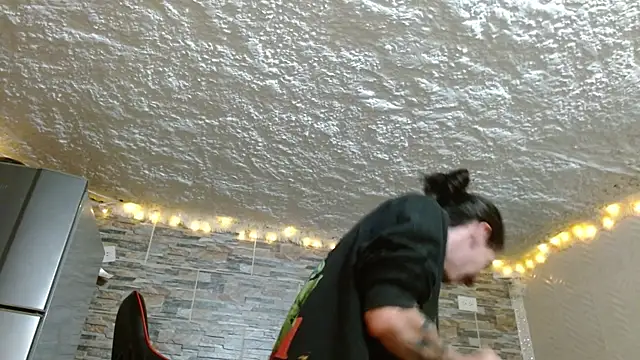 Snapshot of omar_alurba chatting on April 14, 2026, 11:32 pm omar alurba online show from April 14, 2026, 11:32 pm