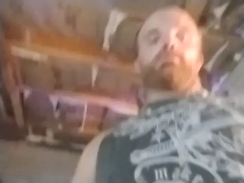 420pussylickr online show from September 12, 2025, 9:20 am