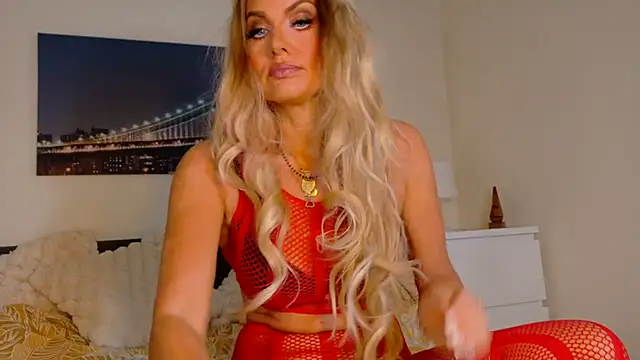 Snapshot of Tinkerbell822 chatting on October 24, 2025, 7:40 am Tinkerbell822 online show from October 24, 2025, 7:40 am