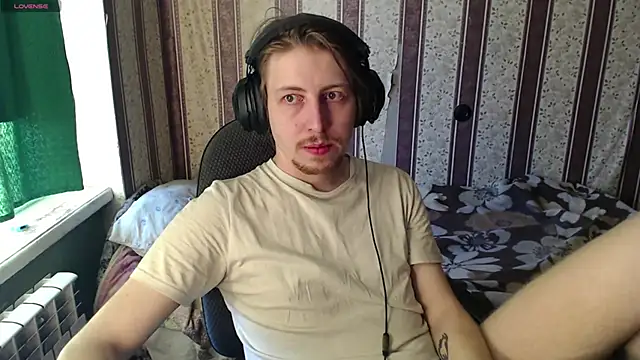 darienlarge online show from October 21, 2025, 1:54 pm