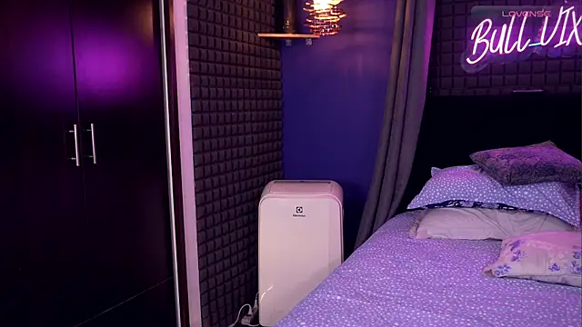 Snapshot of bull_vixen2001 chatting on February 22, 2026, 11:01 am bull vixen2001 online show from February 22, 2026, 11:01 am