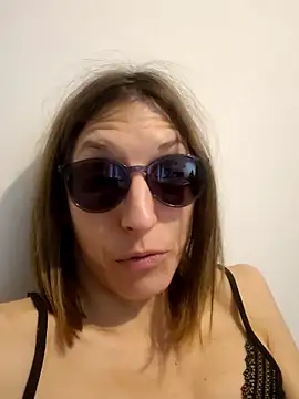 Juna8584 online show from December 23, 2025, 12:33 am