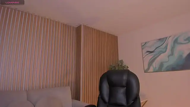 ErikaBenz  online show from February 13, 2026, 12:16 pm