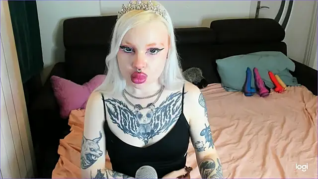 Snapshot of HelenGoat chatting on October 30, 2025, 11:45 pm HelenGoat online show from October 30, 2025, 11:45 pm