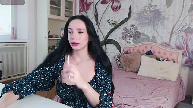 AliciaBow online show from October 2, 2025, 12:08 pm