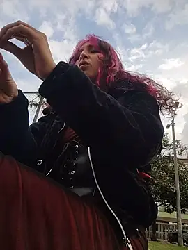 Snapshot of _Laary chatting on February 14, 2026, 10:32 pm Laary online show from February 14, 2026, 10:32 pm