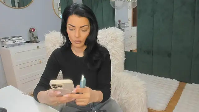 Snapshot of ElisaBaxter chatting on February 27, 2026, 5:40 am ElisaBaxter online show from February 27, 2026, 5:40 am