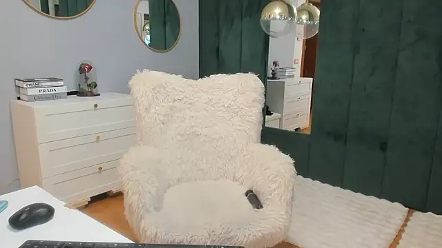 Snapshot of ElisaBaxter chatting on February 3, 2026, 6:22 am ElisaBaxter online show from February 3, 2026, 6:22 am