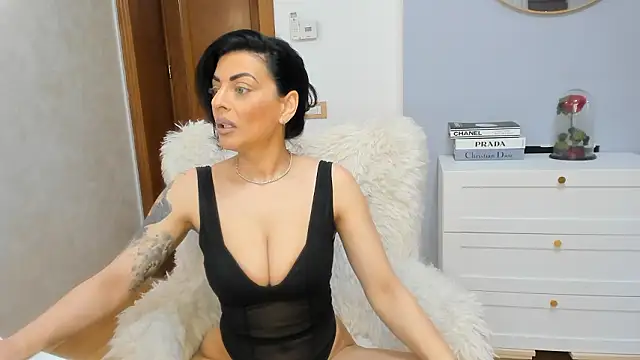 Snapshot of ElisaBaxter chatting on March 10, 2026, 5:22 am ElisaBaxter online show from March 10, 2026, 5:22 am