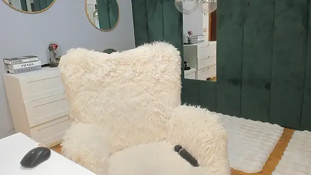 Snapshot of ElisaBaxter chatting on March 3, 2026, 5:14 am ElisaBaxter online show from March 3, 2026, 5:14 am