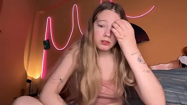 -veranito- online show from November 4, 2025, 3:10 am