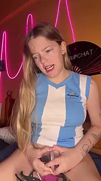 -veranito- online show from March 16, 2026, 3:03 am