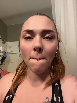 Snapshot of misskalicakes chatting on April 15, 2026, 5:24 am misskalicakes online show from April 15, 2026, 5:24 am