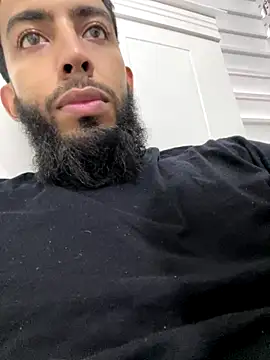 Snapshot of Alessandro__Rossi chatting on December 18, 2025, 3:49 pm Alessandro Rossi online show from December 18, 2025, 3:49 pm