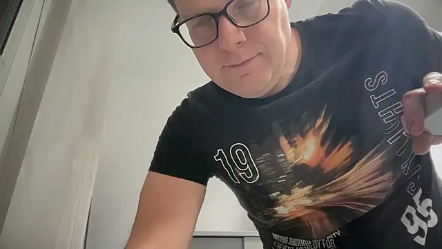 AnnualSunrise online show from November 4, 2025, 6:01 pm