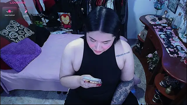 lufek23 online show from November 26, 2025, 10:32 pm