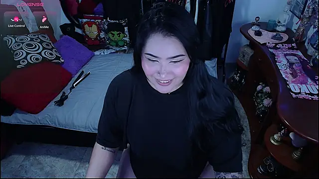 lufek23 online show from November 7, 2025, 8:13 pm