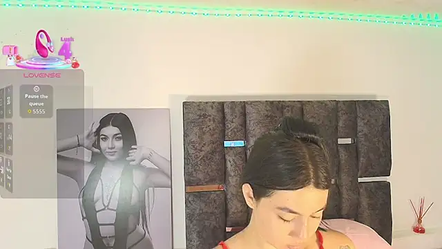 Natasharuso online show from September 29, 2025, 12:11 pm