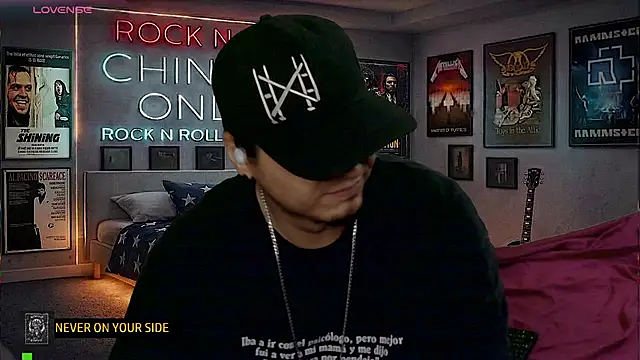 Snapshot of chino_roz chatting on May 23, 2026, 2:21 am chino roz online show from May 23, 2026, 2:21 am