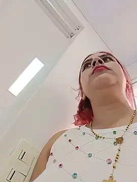 Latina sexy1 online show from May 28, 2026, 1:06 pm