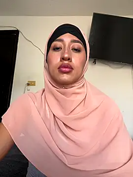 Snapshot of adila_anich chatting on September 13, 2025, 9:48 pm adila anich online show from September 13, 2025, 9:48 pm